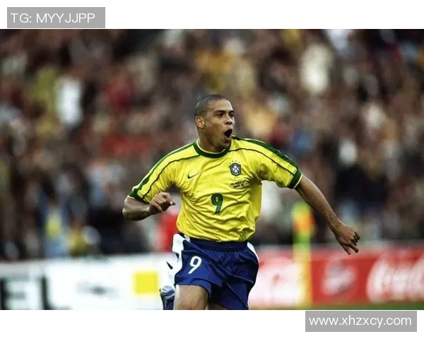 左撇子足球明星的非凡之路：从天赋到传奇成就的成长历程